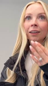 Kay New's Instagram, Twitter & Facebook