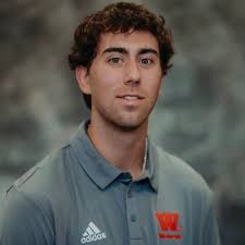 Logan Holmes (@loganholmes24)