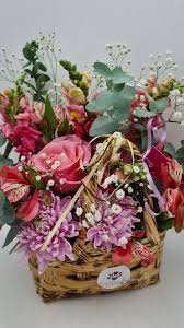 Canasta con flores 😍🥰❤️ #lascanastasdemaría #flores #florería #florist  #rosas #rose #floweshop #flowertime #flowerlovers #canasta #canastafloral  #mimbre #canastamimbre #diseño #diseñofloral ...