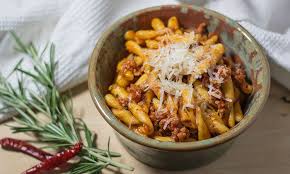 Strozzapreti Mit Salsiccia Und Pecorino Reisehappen Perfektes Dinner Rezepte Rezepte Nudelgerichte