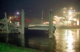 Fuchsine and aniline became the company's most important products. Explosion Im Chempark Dormagen Das Avanti Feuer Vom 7 Mai 1999