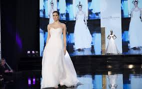 Acquista ora il tuo abito da sposa con scollo a cuore. Scelto Per Te Abito Da Sposa Con Scollo A Cuore Anna Tumas Atelier