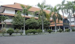 Universitas muhammadiyah sidoarjo menyelenggarakan berbagai program pendidikan meliputi program sarjana, pascasarjana, profesi, dan diploma. Pendaftaran Mahasiswa Baru Umsida 2021 2022 Info Pendaftaran Kuliah 2021