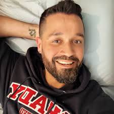 Didier Ramos updated his profile picture.