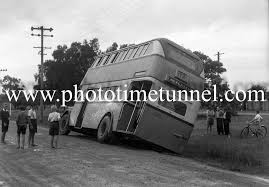 À 1 minute de hang gai street (street of hemp). Double Decker Bus Off The Road At Swansea Newcastle Nsw February 18 1948 Photo Time Tunnel