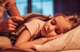 Je älter die kinder werden, desto weniger nachtruhe benötigen sie. Schlaftabelle Wann Mussen Kinder Ins Bett