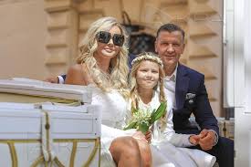 Monika chwajoł zyskała popularność występując w programie królowe życia. P5rpmh8jhoo0rm