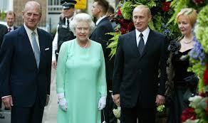 Putin left The Queen waiting for 14 ...