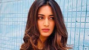 Erica fernandes is an indian film actress who has appeared in kannada, hindi, tamil and telugu language films. Erica Fernandes Gushes About Her Relationship Of 3 Years Says He Doesn T Like Watching Me Romance Any Other Guy