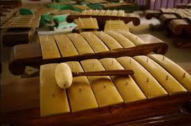 Bonang terdapat dua bonang banyuwangi, yang pertama bernada la dan yang. 11 Alat Musik Tradisional Jawa Tengah Dengan Contoh Dan Penjelasan