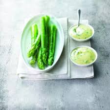 Asperges Vertes Sauce Mousseline A La Ciboulette Recette Asperge Verte Sauce Mousseline Cuisine Et Vin