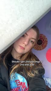 Abigail Kerns's Instagram, Twitter & Facebook