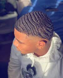 We share different hairstyles for black men in this category. Waves 369 E A Moda Que Ta Chegando No Brasil O Cabelo Em Ondas Ja Faz Sucesso Nos Eua Waves Haircut 360 Waves Hair Waves Hairstyle Men