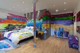 Cool bedroom paintings wall graffiti ideas. 26 Daring Graffiti Statement Interior Wall Ideas Digsdigs