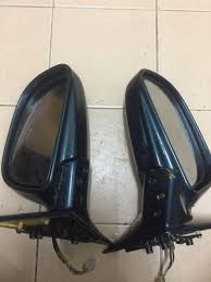 Cermin kereta retak seribu dan terpaksa berhenti di bahu jalan adalah satu perkara yang sudah ia memberi pampasan terhadap kos yang diperlukan untuk membaiki dan mengganti cermin yang rosak atau retak. Side Mirror Lipat Wira Auto Flip Rosak Auto Accessories On Carousell