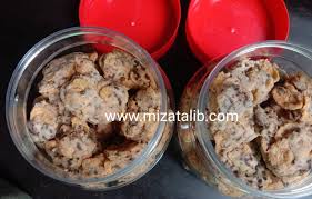 Resepi biskut cornflake ini kiriman puan sumi. Resepi Biskut Cornflakes Crunchy Chocolate Rice Miza Talib