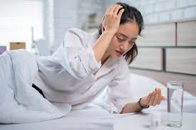 Kamu yang ingin mencoba cara alami, bisa mengandalkan essential oil untuk sakit kepala. 19 Cara Mengatasi Sakit Kepala Secara Alami Halaman All Kompas Com
