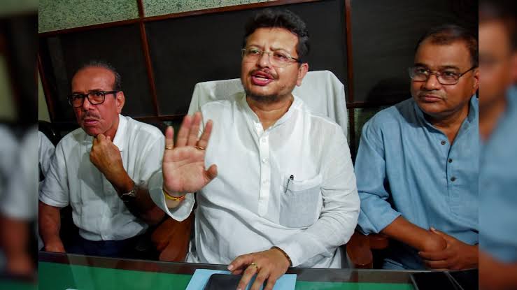 Rebel TMC MLAs Meet Chief Minister; Ritabrata Banerjee Claims Support of 64 Legislators