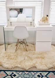 21 Vanity Tables Beauty Junkies Will Love Bedroom Makeover Bedroom Vanity Master Bedroom Makeover