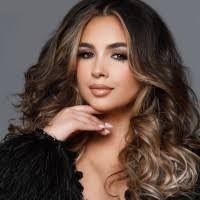 Arielle Pennington's Instagram, Twitter & Facebook