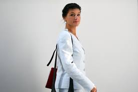 Die linke ist die erste partei mit einer weiblichen doppelspitze. Sahra Wagenknecht Linke Politikerin Attackiert Grune Als Umfaller Partei Maz Markische Allgemeine