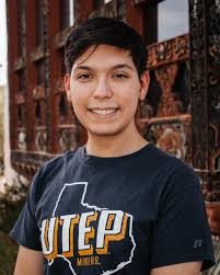 Elisha Nunez's Instagram, Twitter & Facebook