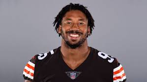 Myles garrett told nfl officials steelers qb mason rudolph hurled a racial slur at him before the infamous helmet attack. Myles Garrett
