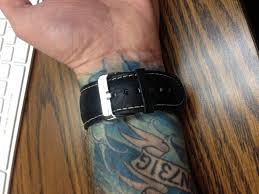 Résultat de recherche d'images pour "leather fitbit band"