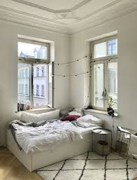 Lichterkette Bett Gluhbirnen Altbau Altbau Bett Brimnes Gluhbirnen Lichterkette Loft Apartment Decorating Small Room Decor Bedroom Inspirations