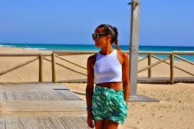 C'est donc sans surprise que les tenues à shorts font partie des tendance été 2020.vous trouverez des shorts avec des matières fines et confortable, tout comme des short en cuir. Choisir Son Short Femme Moderne Dans Les Couleurs D Ete