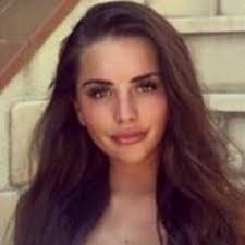 Danielle Oneill's Instagram, Twitter & Facebook