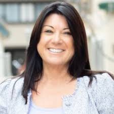 Tamara Hadley's Instagram, Twitter & Facebook