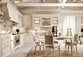 Oltre a ciò, i colori da utilizzare saranno beige, marrone e grigio. Arredamento Classico Elegante Chic Classico E Moderno Insieme