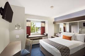 Each features a beautifully decorated living room with adjacent dining space for six, wet bar, separate bedroom and full bath. 16 Best Hotels In Louisville Hotels From 53 Night Kayak