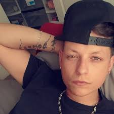 Stream Frankie Nieves music