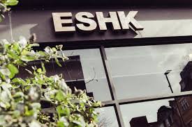 We know some of you will be feeling so excited about coming in to see us while others will be feeling somewhat nervous and anxious. Hairdresser In Barbican Hair Salon In Farringdon Eshk Hair Barbican