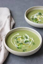 Veloute De Brocolis Au Fromage Frais The Sunny Foodie Recette Veloute Brocolis Brocolis Soupe De Brocoli Au Fromage