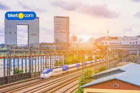 Setelah menaiki busan gimhae light train maka perjalanan dilanjutkan dengan menaiki kereta subway. Sistem Transportasi Di Korea Selatan Ini Panduan Lengkapnya Tiket Com