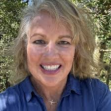 Julie Banta's Instagram, Twitter & Facebook