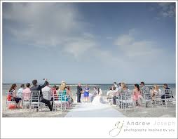 Terminada la sesión de fotos en las casas nos dirigimos hacía la manga del mar menor e ir a collados beach, un lugar de ensueño y único por su envidiado atardecer,por esas magnificas vistas y tranquilidad. Wedding In Collados Beach La Manga Damian And Rebecca