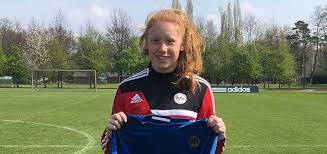 Kariyer sayfasında linette hofmann isimli futbolcunun sezon bazında takımının yer almış olduğu turnuvalardaki maç, gol, asist, sarı kart, kırmızı kart, oyuna girme, oyundan alınma. Detailansicht Badischer Fussballverband E V