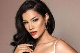 Sasha Lee's Instagram, Twitter & Facebook