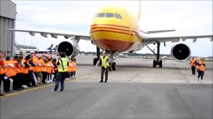 Full pbr (superb material shines and reflections). Dhl Pull Plane Youtube