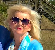 Glass Heads and Hope Stones: how a life of listening and hoping caught me  by surprise: a memoir: Bailey, Suzanne, Bailey, Garry: 9798567739273: Books 