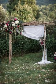 Banquete bodas flores novios organización bodas wedding planner. Whimsical Rustic Outdoor Wedding Arches Ideas Wedding Arches Outdoors Wedding Arch Wedding Arch Rustic