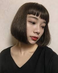 茉莉 まつり さんはinstagramを利用しています 美しいモード系前下がりボブ これでわたしも山口小夜子 ああ成人式夢の日本髪はオサラバ そしてそろそろ眉毛描くのがめんどくさい 前髪伸びて欲しい ナチュラルヘアスタイル ショートヘア 女の子 前下がりボブ
