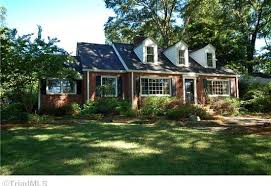 Motivated Single Family Homes For Sale 1 Homes Zillow Types Of Houses House Styles Home And Family