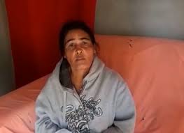 Lázaro barbosa de sousa (barra do mendes, 27 de agosto de 1988 — águas lindas de goiás, 28 de junho de 2021) foi um criminoso brasileiro que ganhou notoriedade em junho de 2021, após matar quatro pessoas de uma mesma família que residiam em uma chácara localizado no incra 9, bairro da região administrativa de ceilândia, no distrito federal. Se Entregue E Esclareca A Verdade Pede Mae De Lazaro Barbosa Em Entrevista