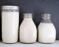 Kolostrum kann bereits während der schwangerschaft in geringen mengen abgesondert werden. Kuhmilch Furs Kind Wir Haben Bei Einer Expertin Nachgefragt