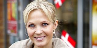 Pernille blume (born 14 may 1994) is a danish swimmer who competed at the 2012 summer olympics and was the 2016 summer olympic champion in women's 50 m freestyle. Wow Veninderne Overrasker Gravid Tina Lund Avisen Dk